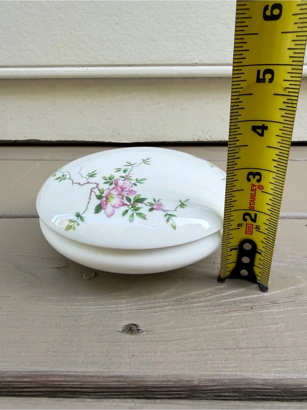 Haviland Limoges Covered Porcelain Bonbonnière Serving Dish in Floral Detail